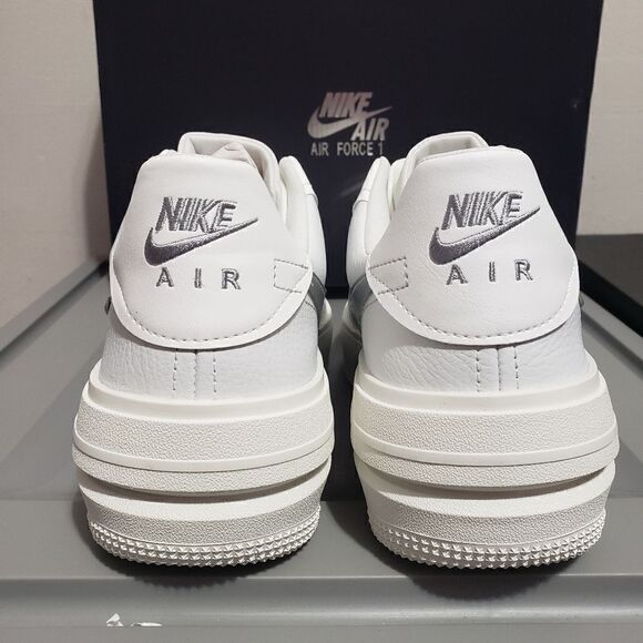 Nike Women's Sz 10 Air Force 1 PLT .AF. ORM Summit White Silver DJ9946-101 NEW - Picture 5 of 13
